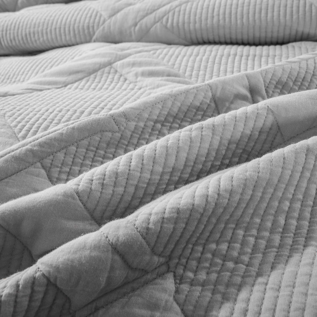 Solid Light Grey Silver Soft Cotton Quilted Bedspread 3 Piece Set, California King O271