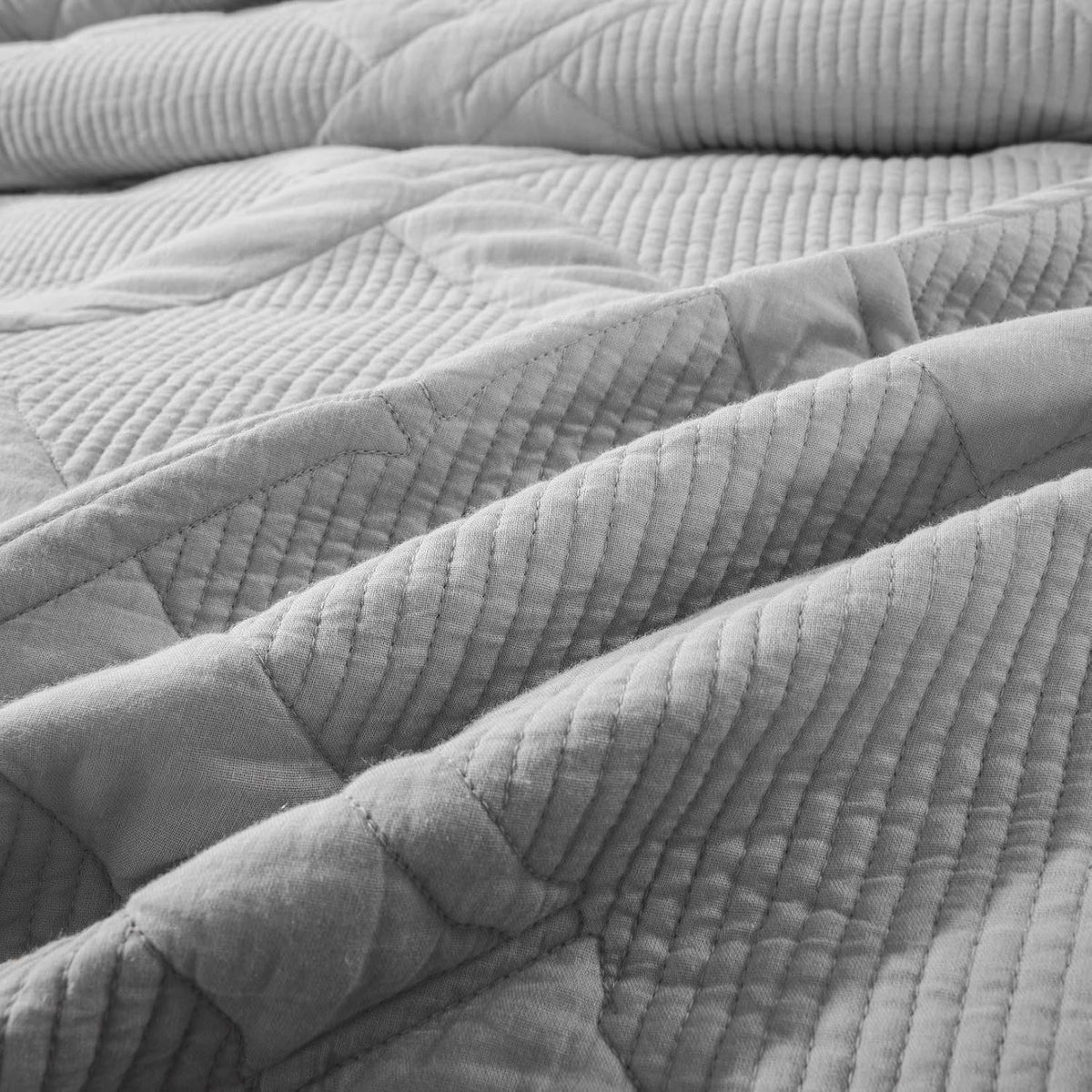 Solid Light Grey Silver Soft Cotton Quilted Bedspread 3 Piece Set, California King O271