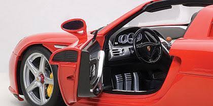 1/18 Porsche Carrera GT (Red) M9595