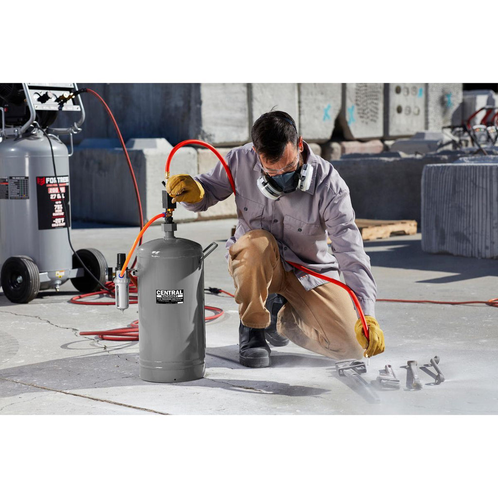 40 lb. Pressurized Soda Blaster C3968
