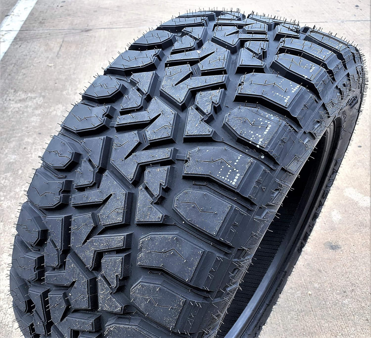 35X12.50R22 All-Terrain Mud Off-Road Light Truck Radial Tire B799
