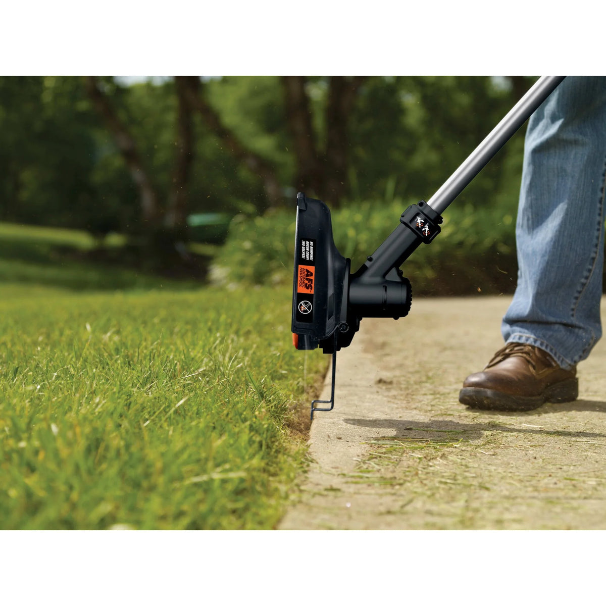 40V MAX Lithium String Trimmer K61240
