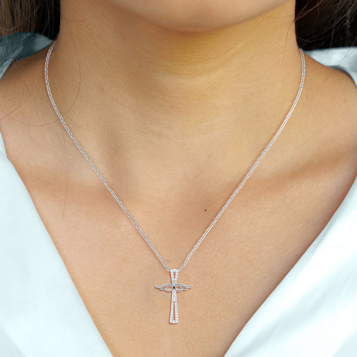 18K White Gold Diamond Cross Necklace Z943186