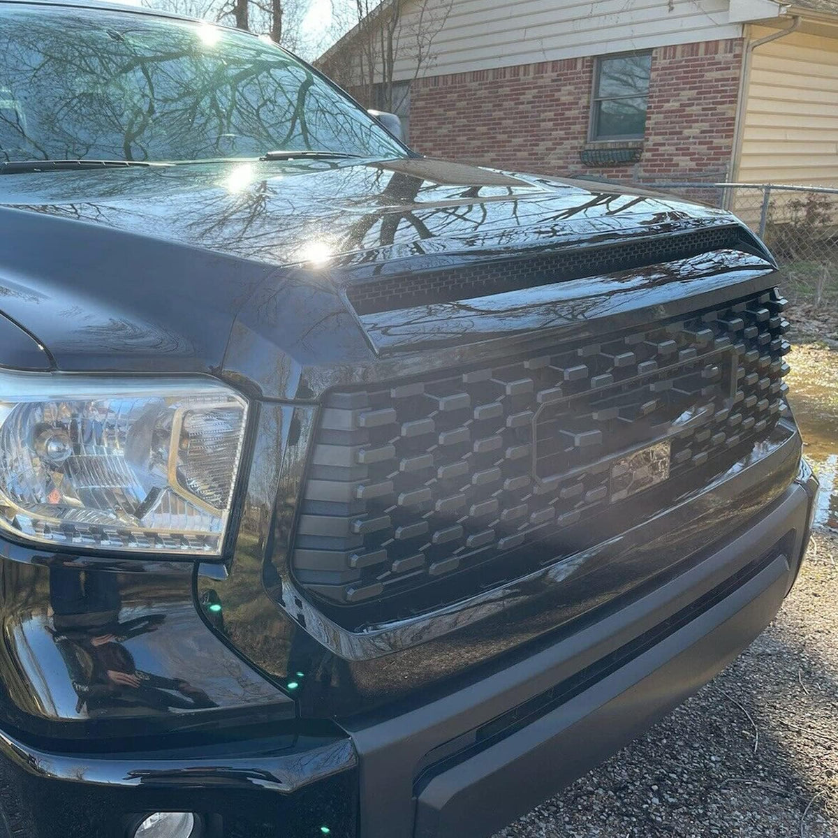 Black Front Upper Grille Hood Scoop G826928