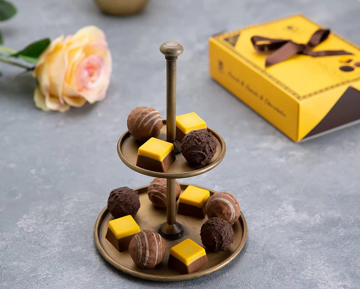 Assorted Chocolate Gift Box Q36639
