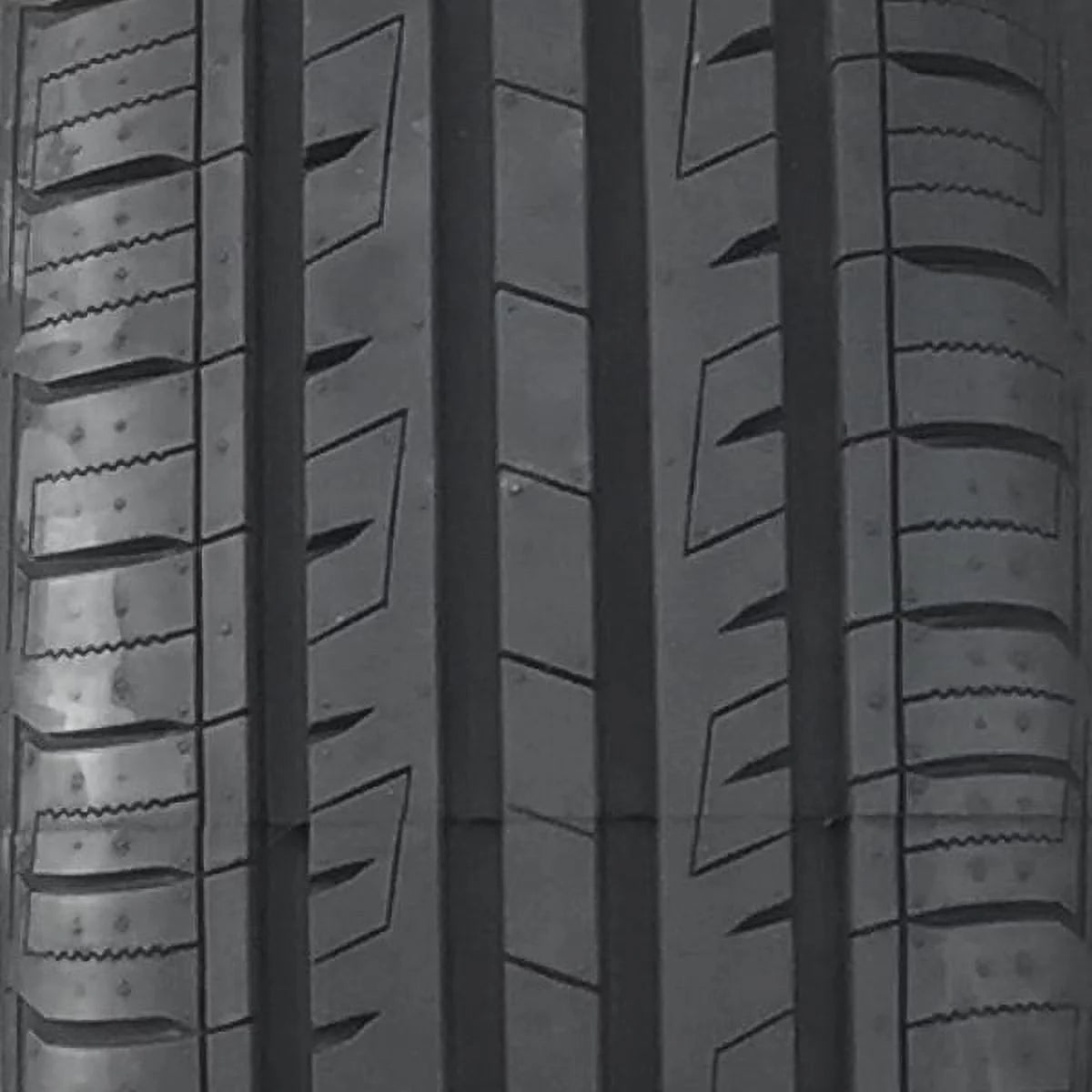 205/65R16 Tire Z800646