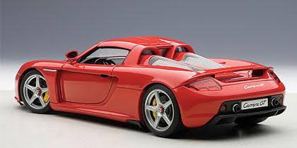 1/18 Porsche Carrera GT (Red) M9595