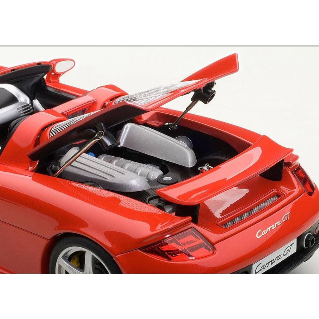 1/18 Porsche Carrera GT (Red) M9595